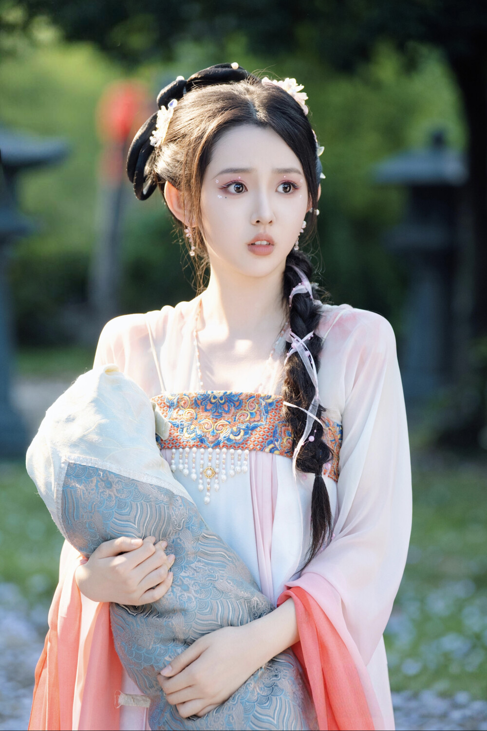 她本是女娇娥 楚狸