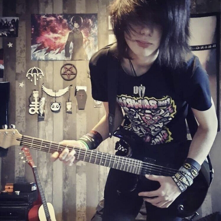 ✞