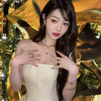 张元英