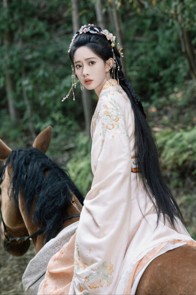 桃花映江山 姜桃花