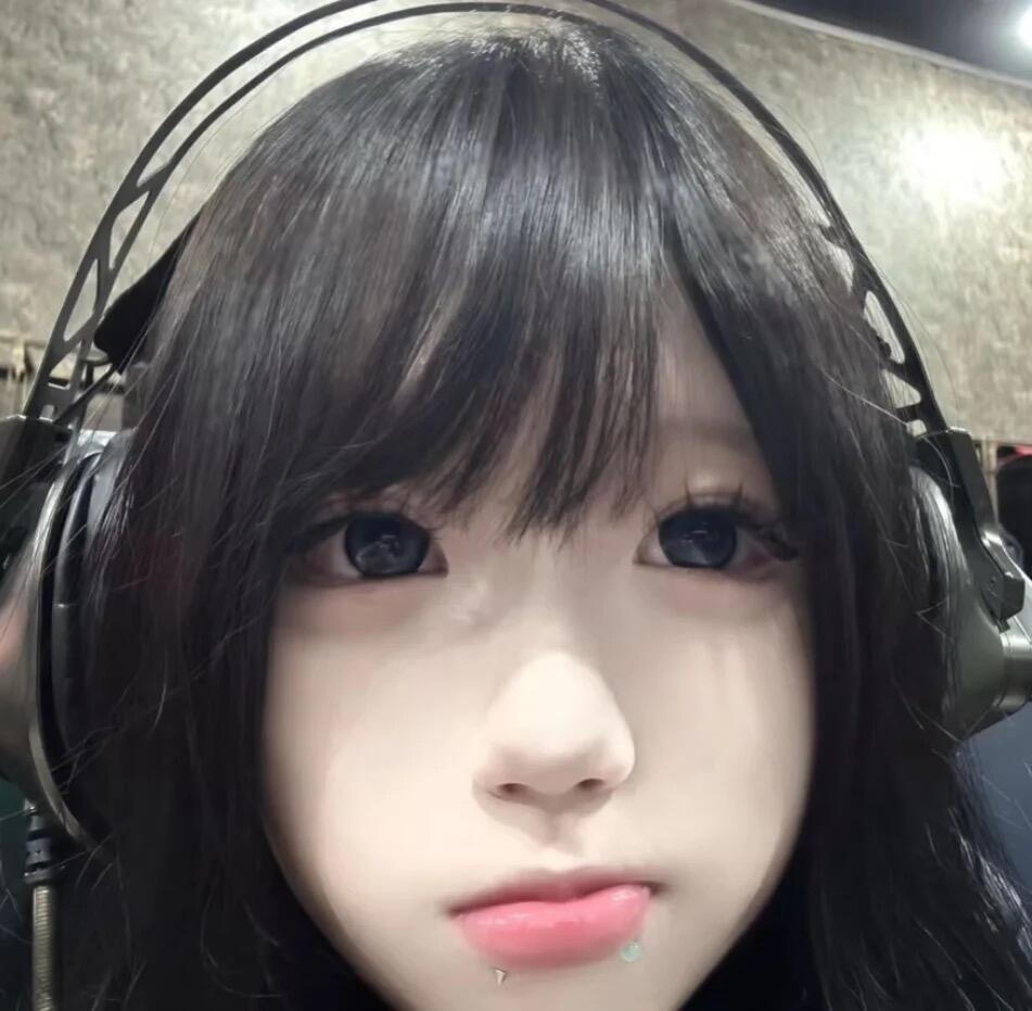 ✰