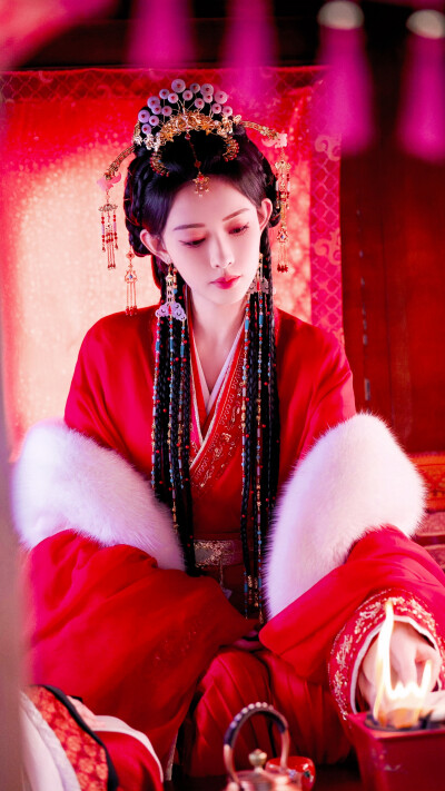 桃花映江山