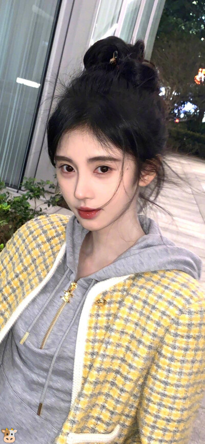 鞠婧祎壁纸