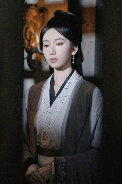 桃花映江山 孟蓁蓁