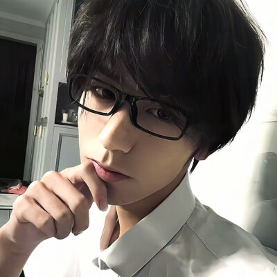 眼镜男