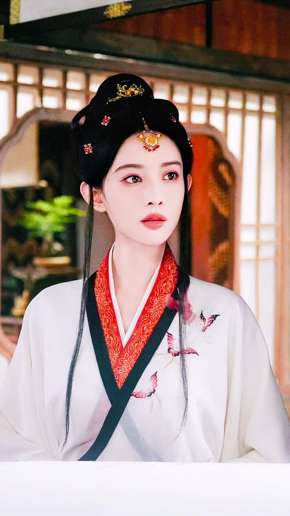 桃花映江山