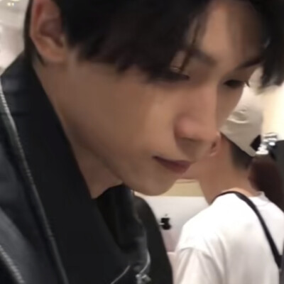 郑朋