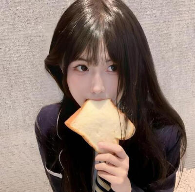 女