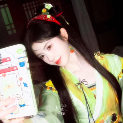 鞠婧祎