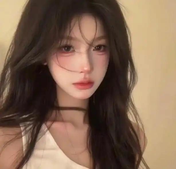 女