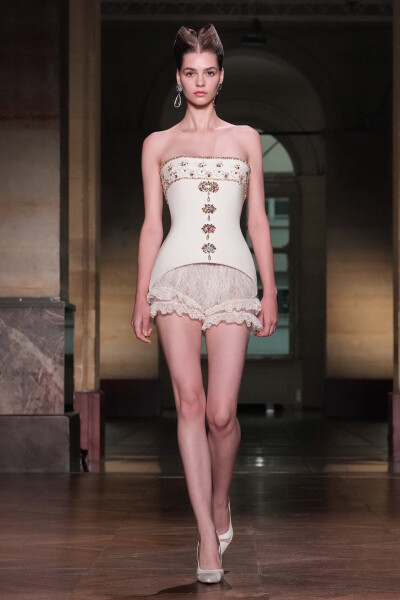 Georges Hobeika 2025 秋冬高定 第一部分
