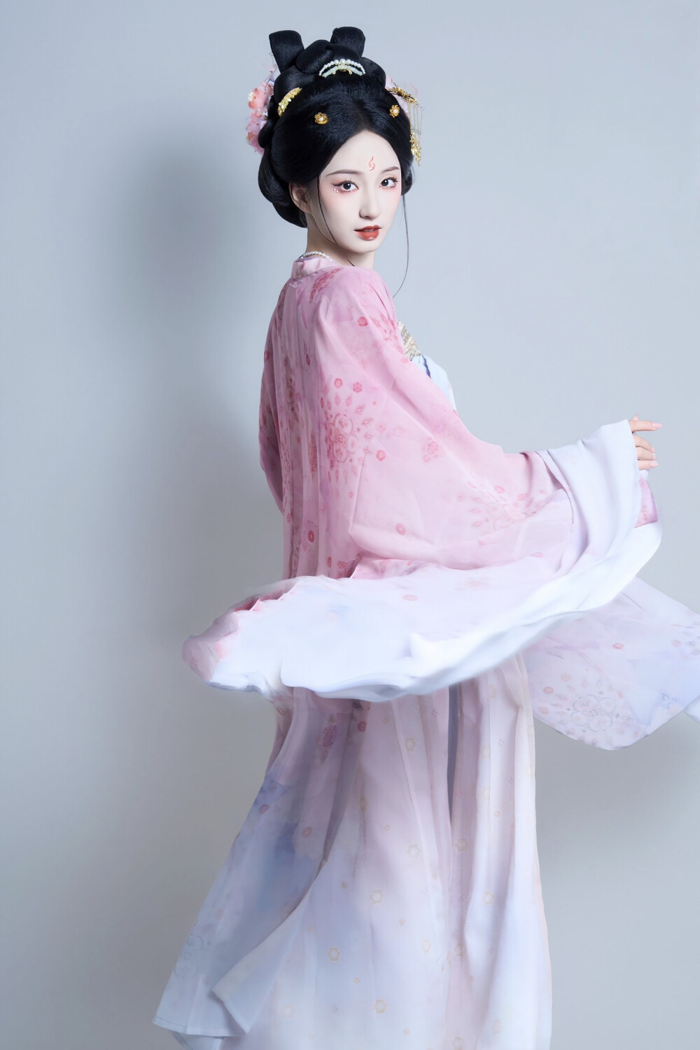 误红妆 薛兰兮