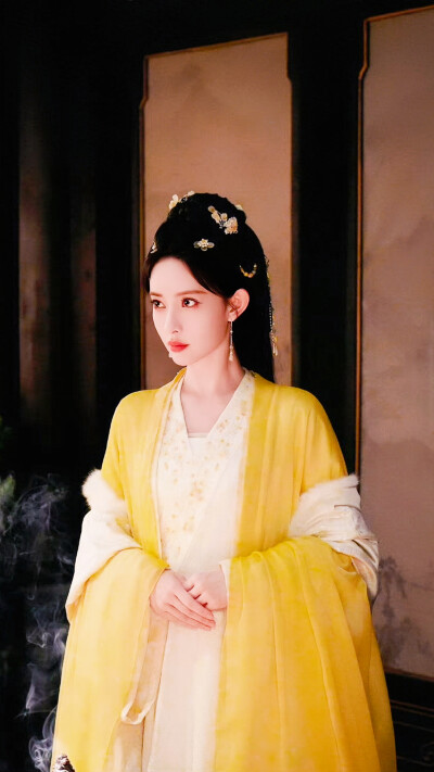 桃花映江山