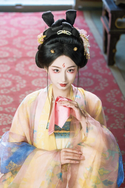 误红妆 薛兰兮