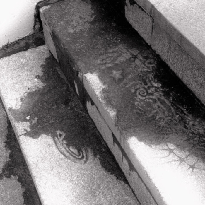 ♪The music in the headphonesᐝ^•