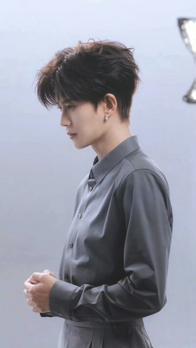任嘉伦