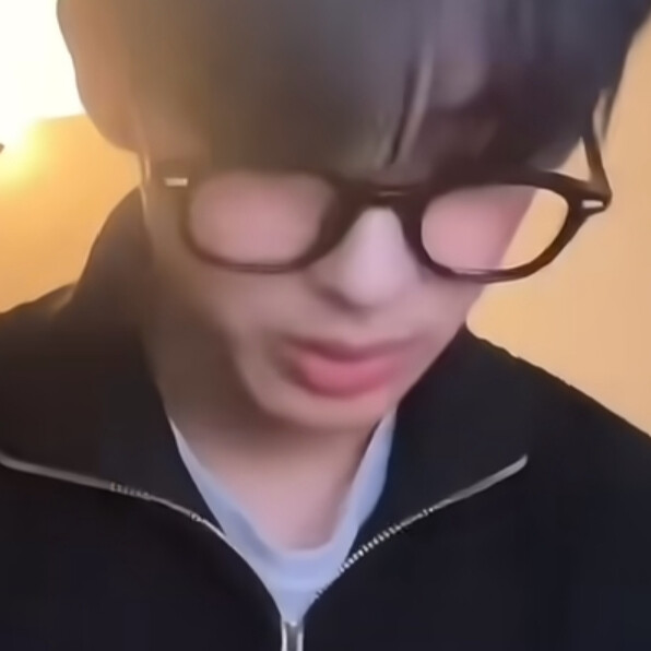 偷偷捡两张