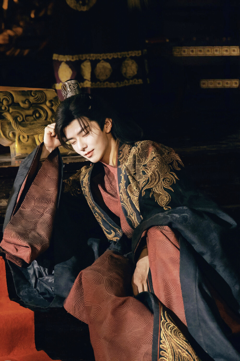 贬妻为妾，十万铁骑跪接我登基 祁渊