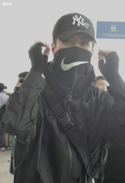 王一博 爱情帽子
见水印