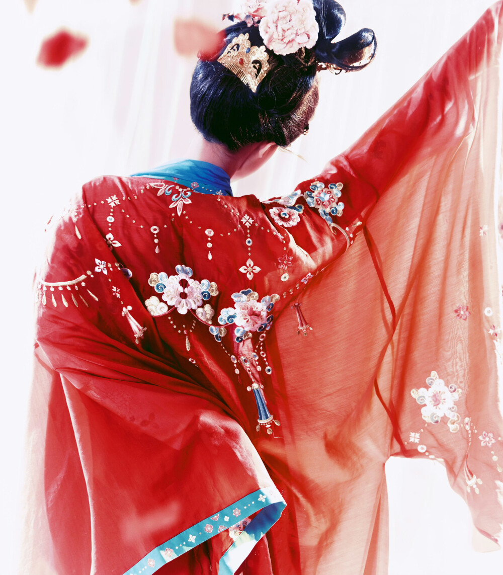 李一桐
