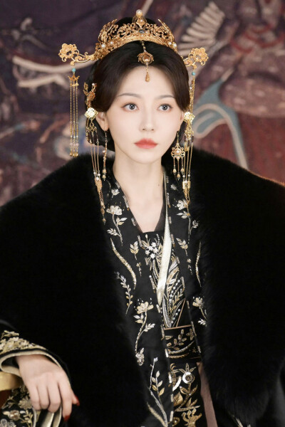 桃花映江山 郘后