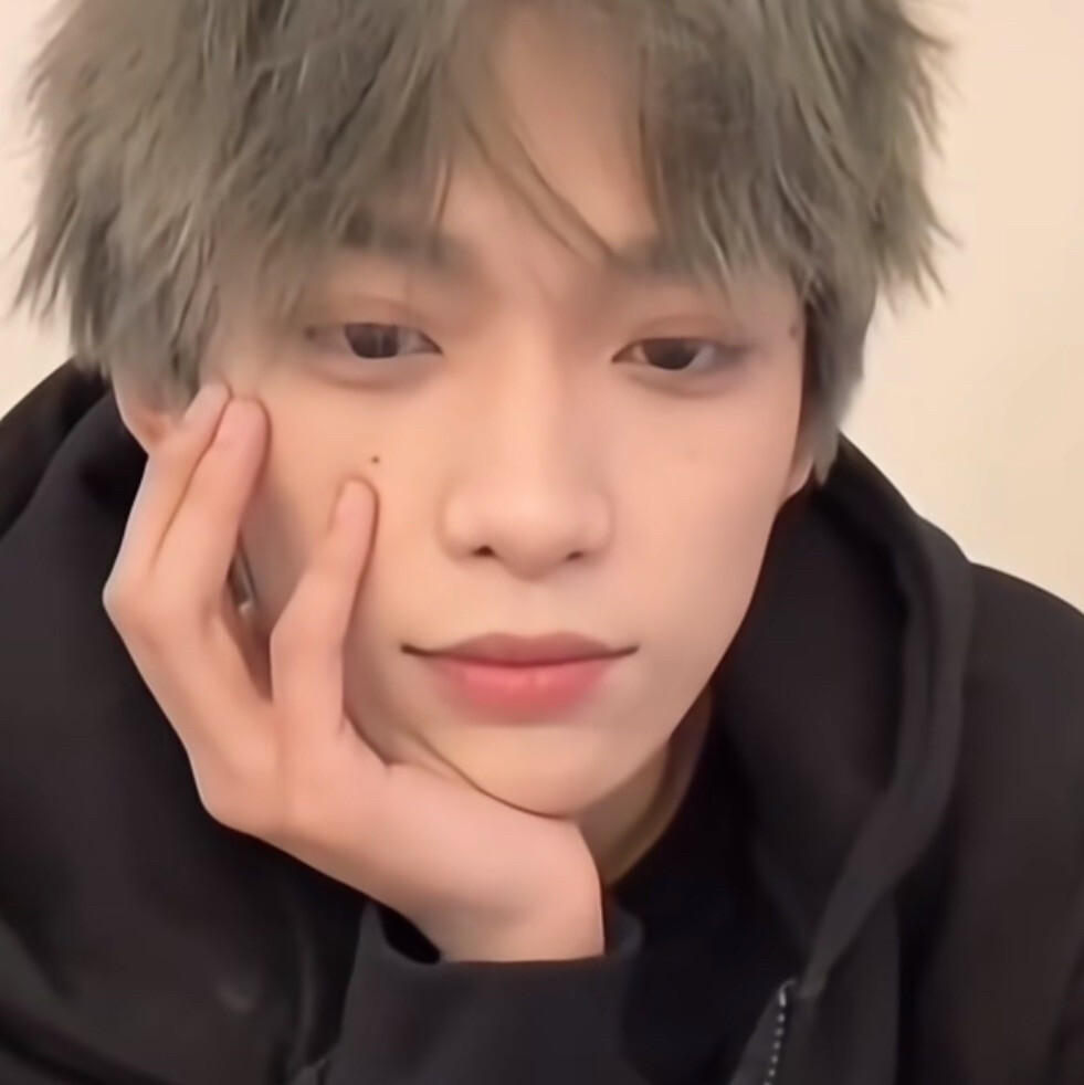 圆圆的脑袋 大大耳朵