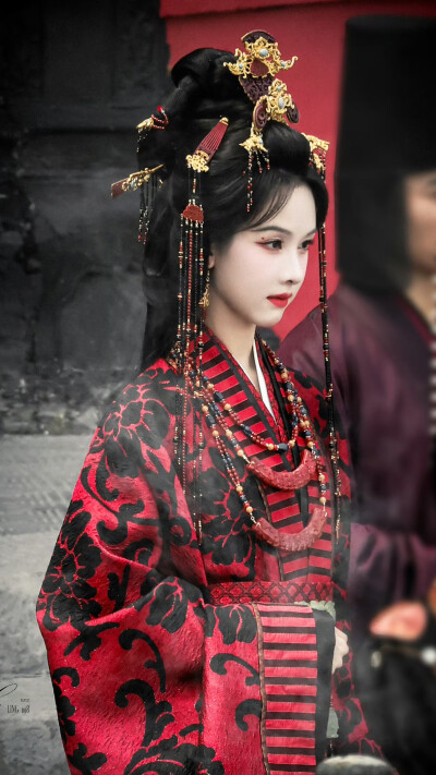 翘楚 陈都灵