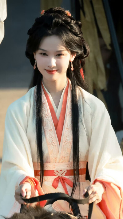翘楚 陈都灵