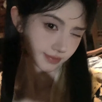 阿黛自拍新鲜出炉