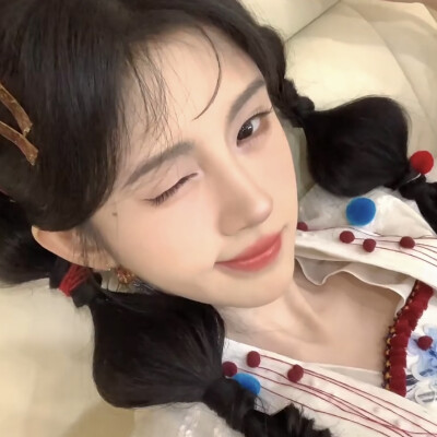 阿黛自拍新鲜出炉