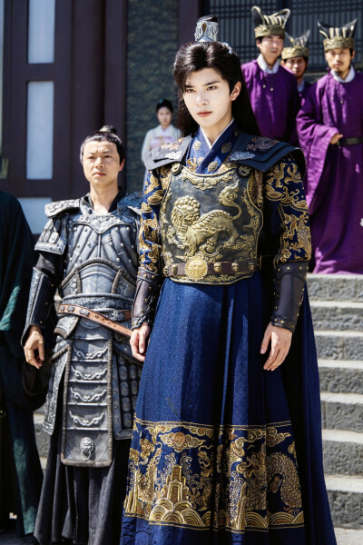 贬妻为妾，十万铁骑跪接我登基 祁渊