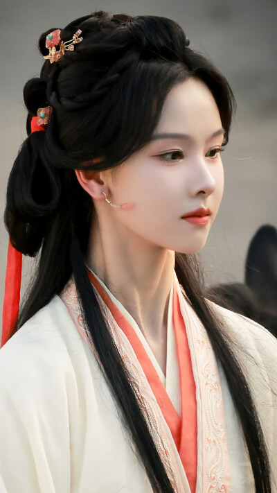 翘楚 陈都灵