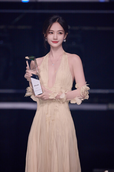 李一桐