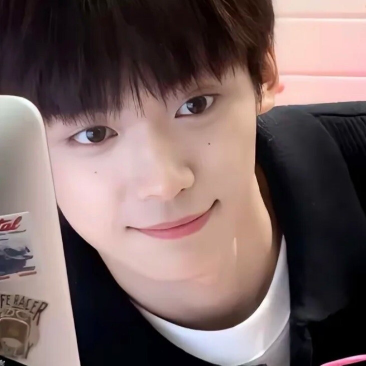 圆圆的脑袋 大大耳朵