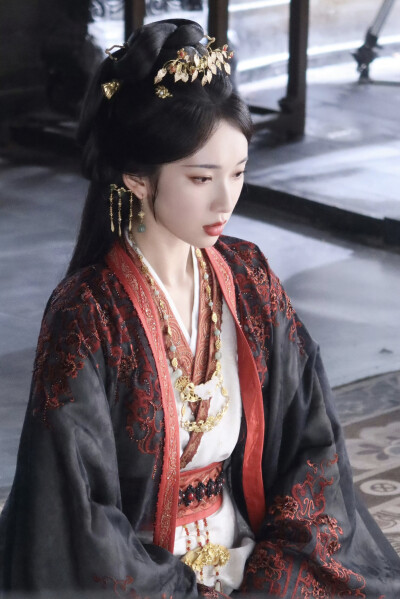 桃花映江山 孟蓁蓁