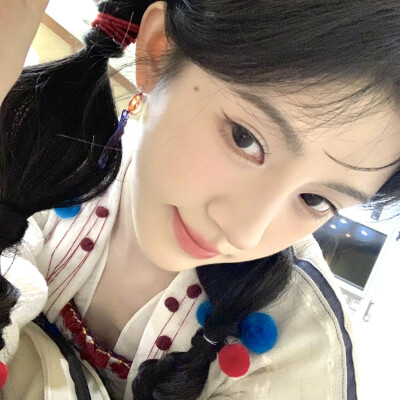 阿黛＞＜