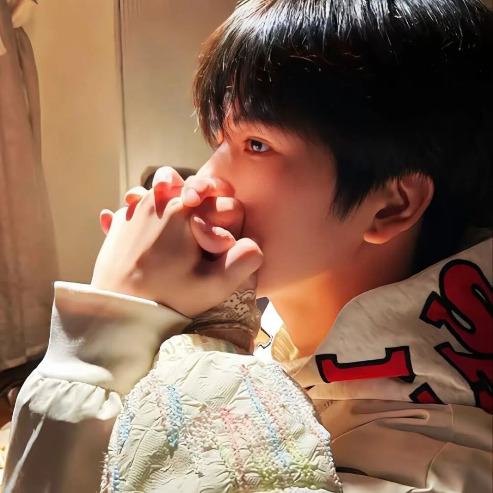 爱本不是安慰吻 而是头骨的一枚钉子