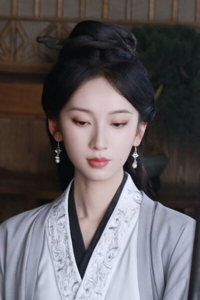 桃花映江山 孟蓁蓁