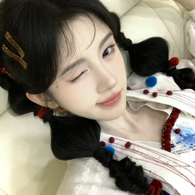 阿黛＞＜
