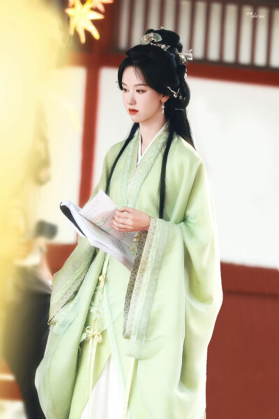 陈都灵