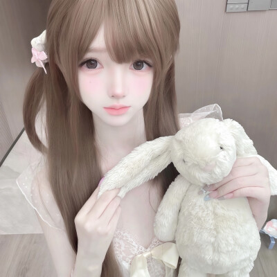 妼