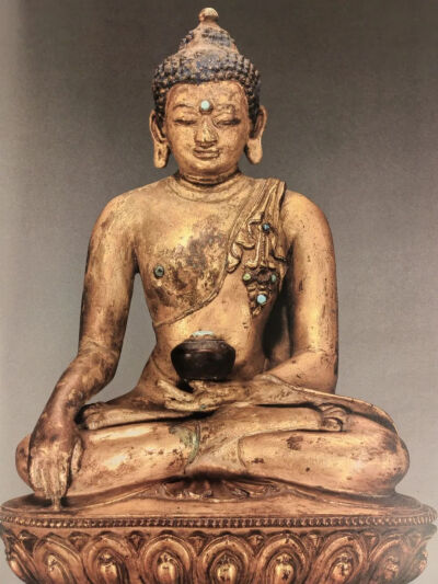 17世纪 释迦牟尼佛
扎什伦布寺扎什吉彩作坊
故宫博物院藏
