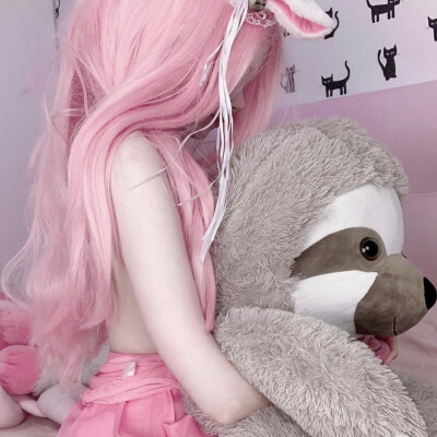 妼