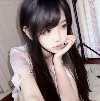 我见过你在我握紧拳头后月牙形的伤口里
