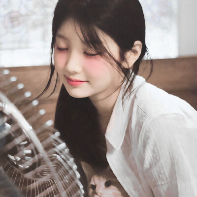 你我像二十一世紀殘留的木質春