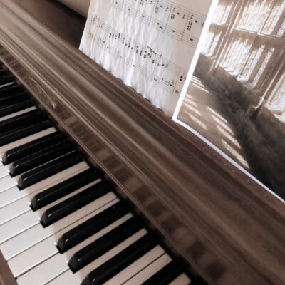 你我像二十一世紀殘留的木質春