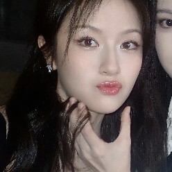 两个美眉⁄(⁄ ⁄ ⁄ω⁄ ⁄ ⁄)⁄