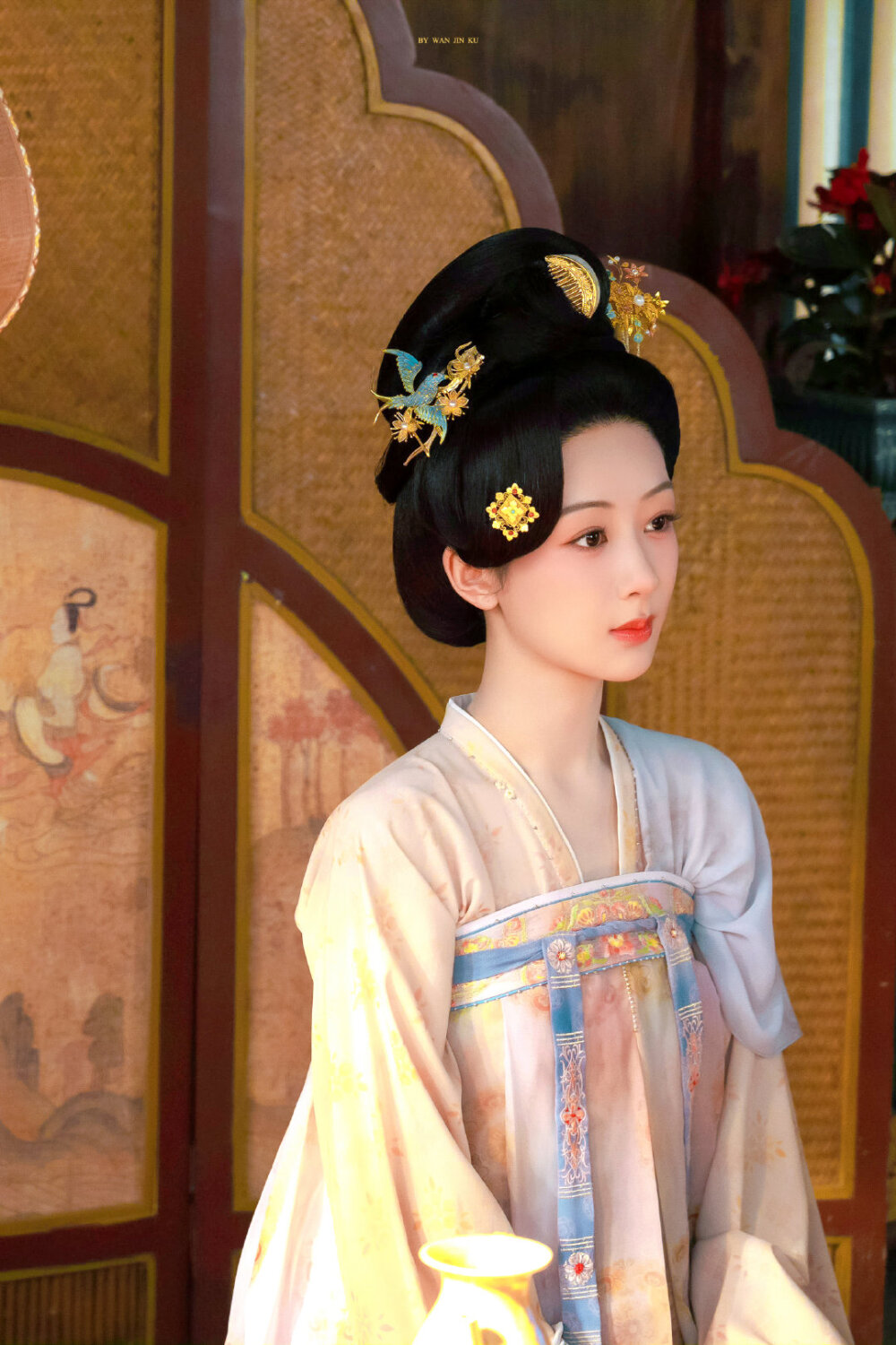 何惟芳 ​​​ 杨紫
