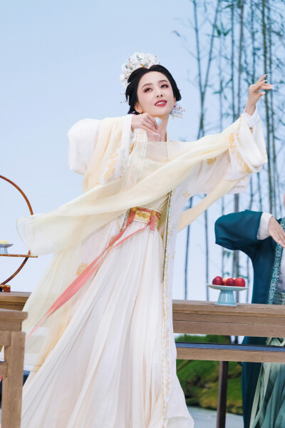 佟丽娅