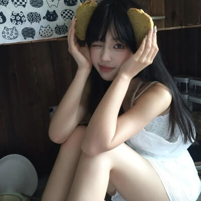 我见过你在我握紧拳头后月牙形的伤口里